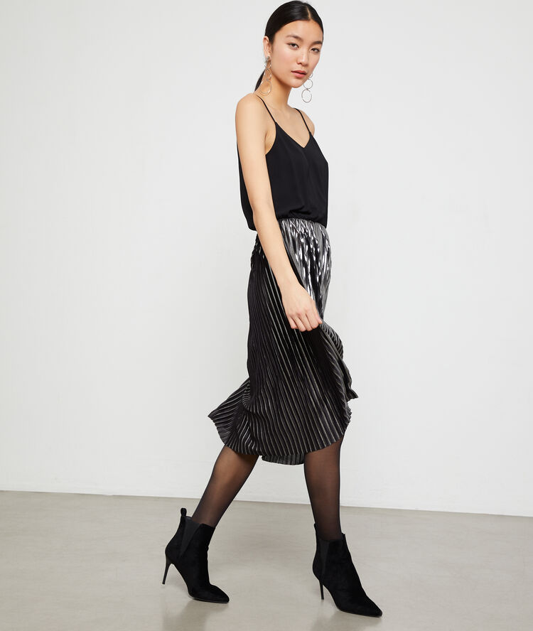 Robe plissée métallisée argent.