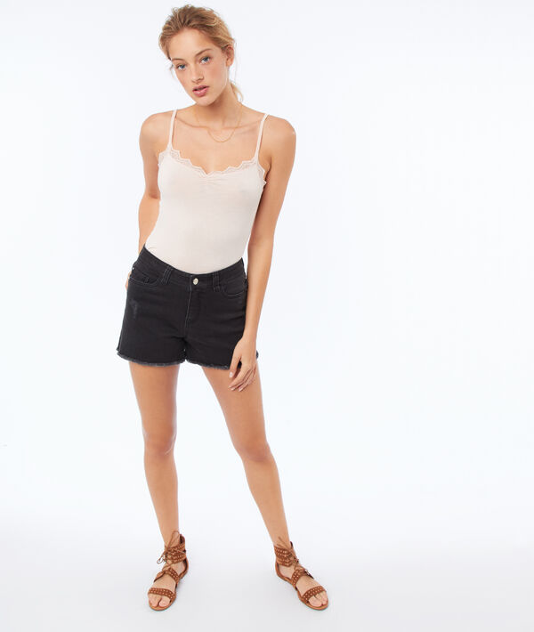 Short en jean gris anthracite.