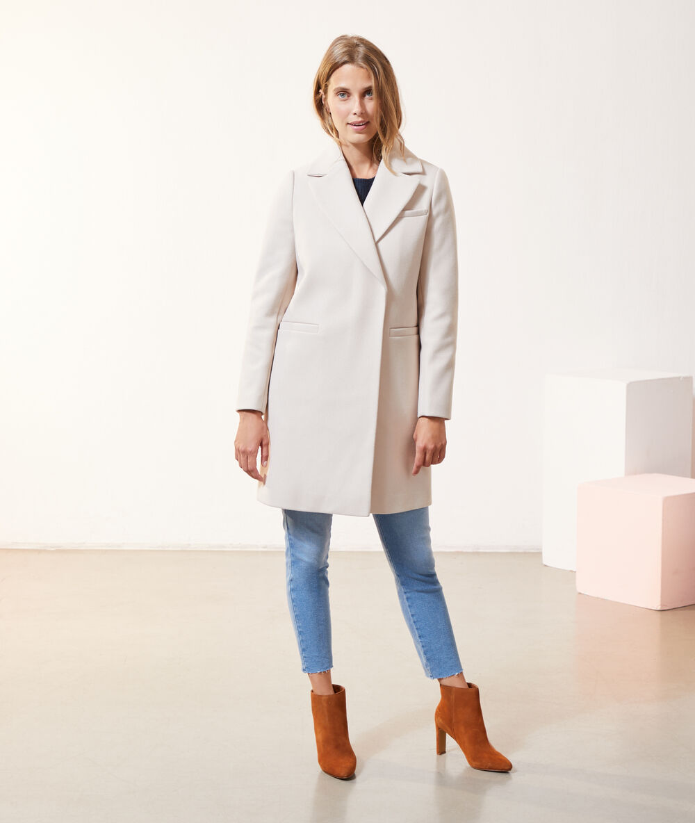 Manteau droit ecru.