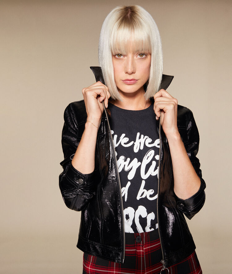 T-shirt en coton "live free enjoy life and be yourself" noir.