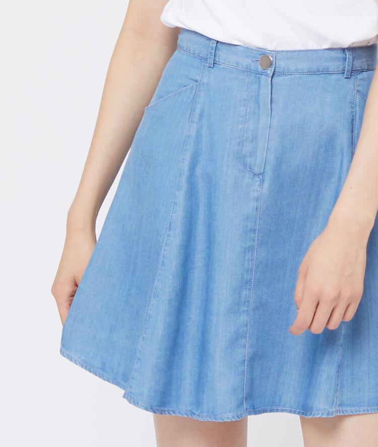 Jupe patineuse en tencel® bleu ciel.