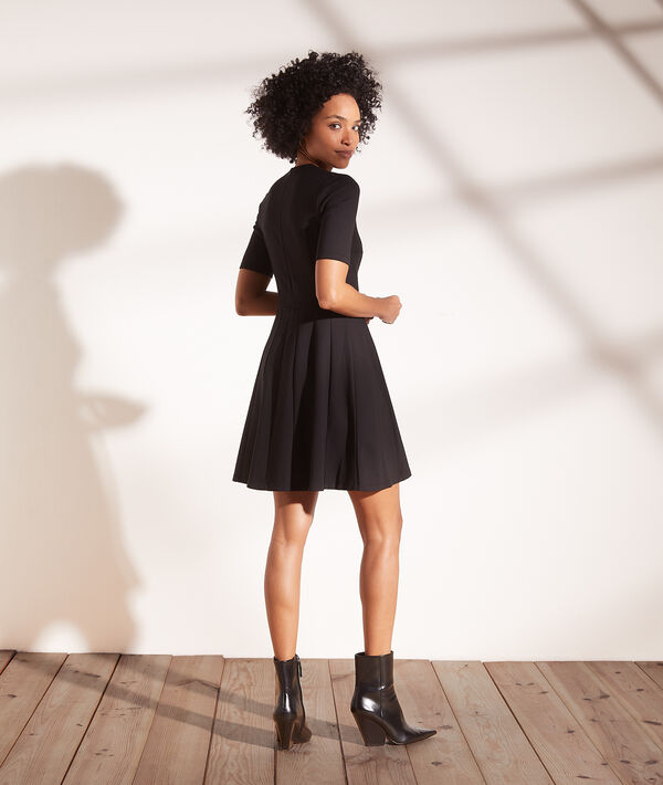 Robe col V 2 en 1 - brassière intégrée Robe col V 2 en 1 - brassière intégrée