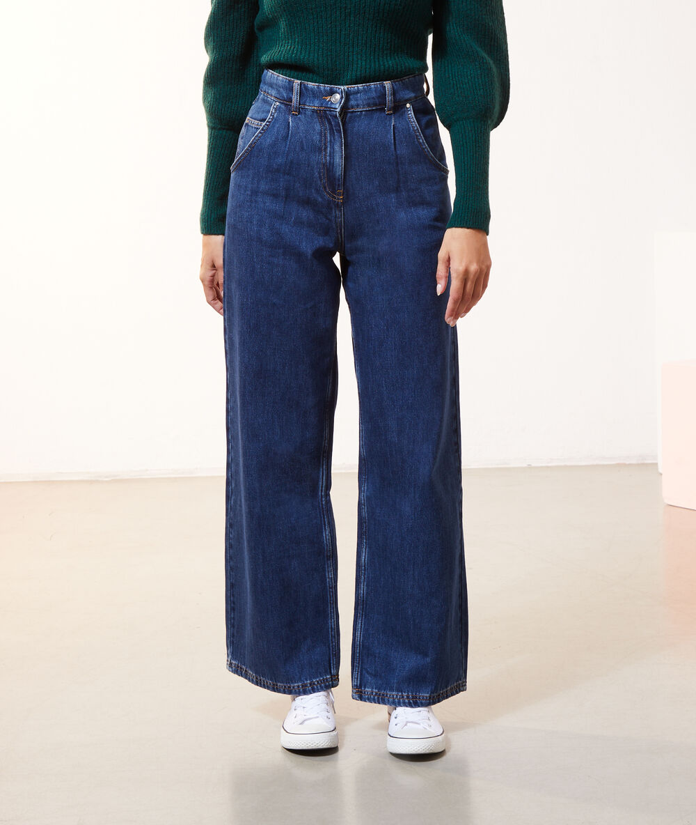 Jean large brut bleu.