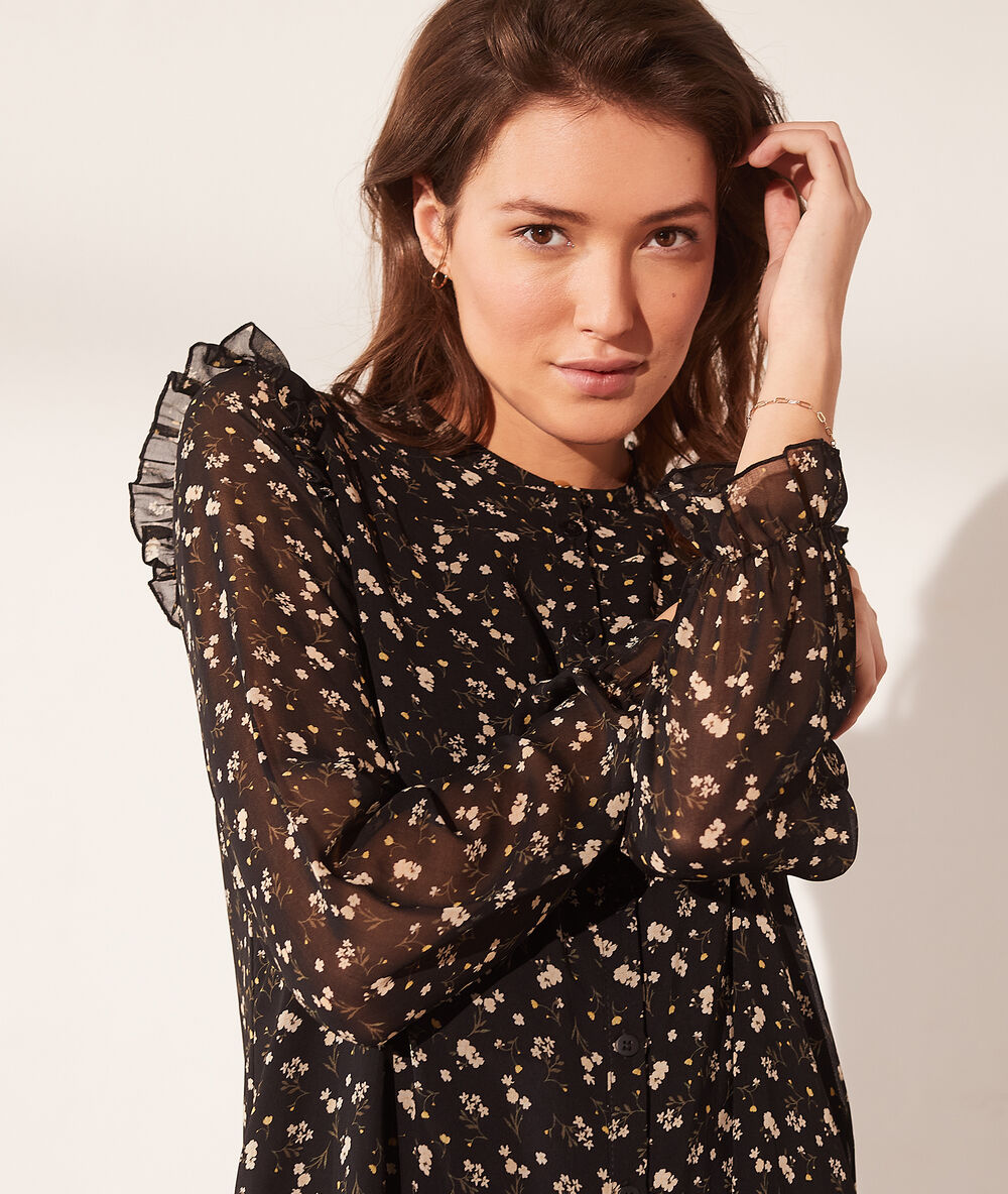 Robe fluide imprimé fleuri noir.
