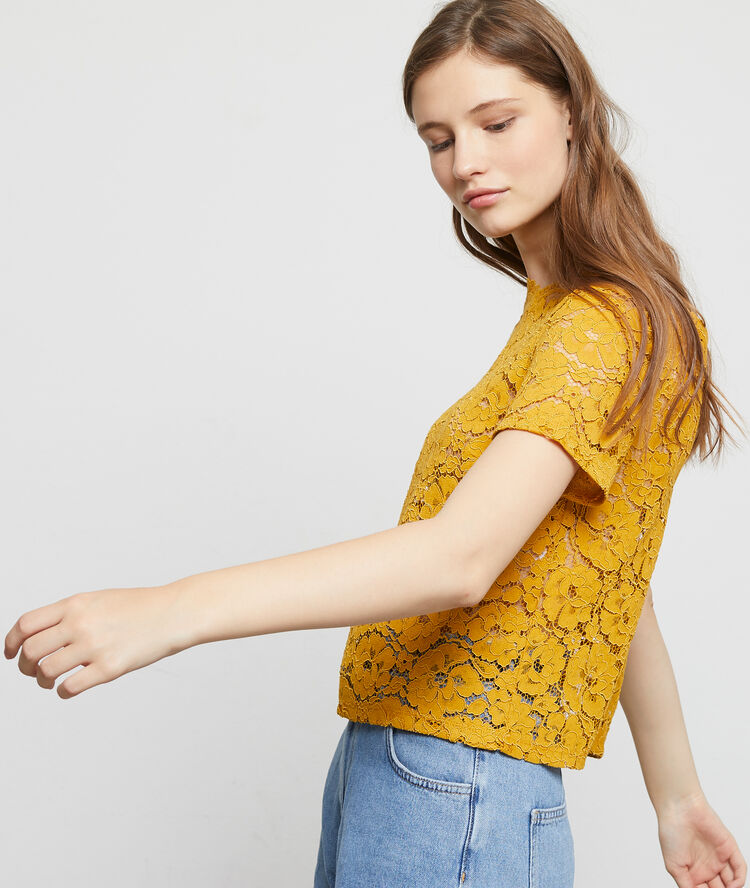 Top en dentelle florale curry.