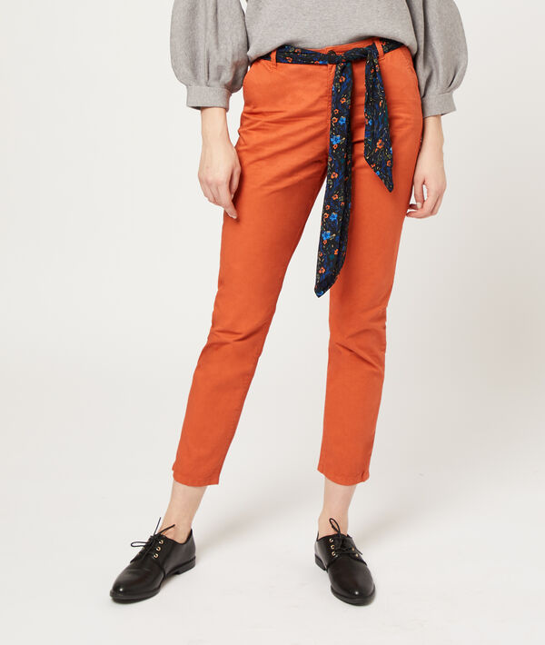 Pantalon droit avec foulard Pantalon droit avec foulard