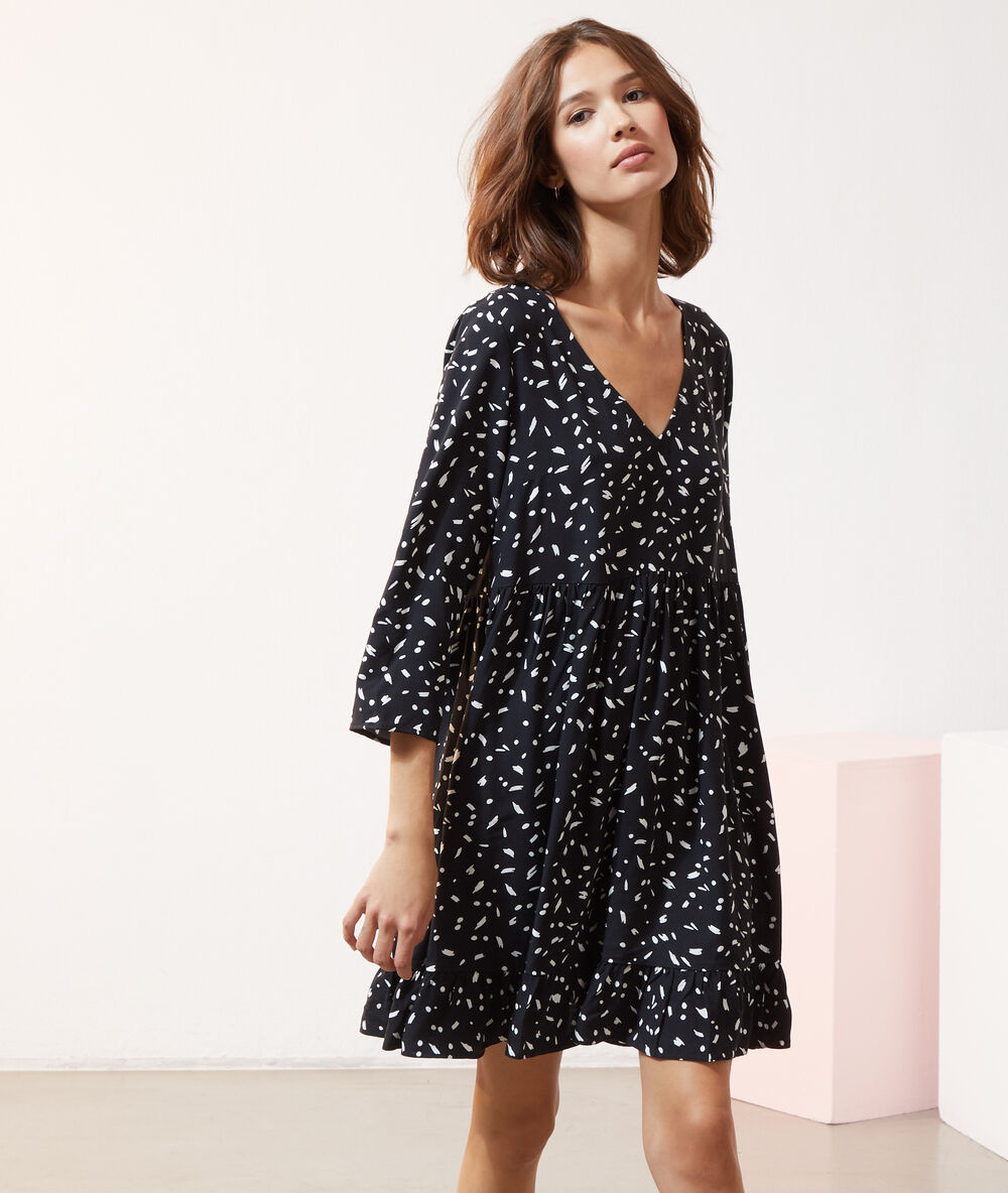 Robe fluide imprimé noir.