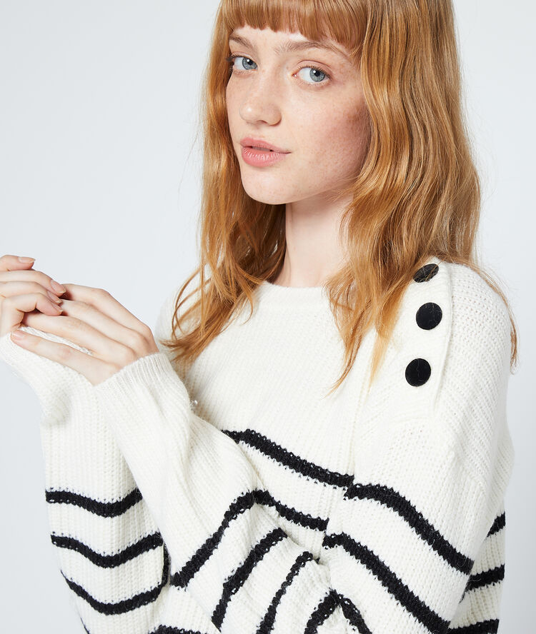 Pull effet marinière grosse maille ecru.