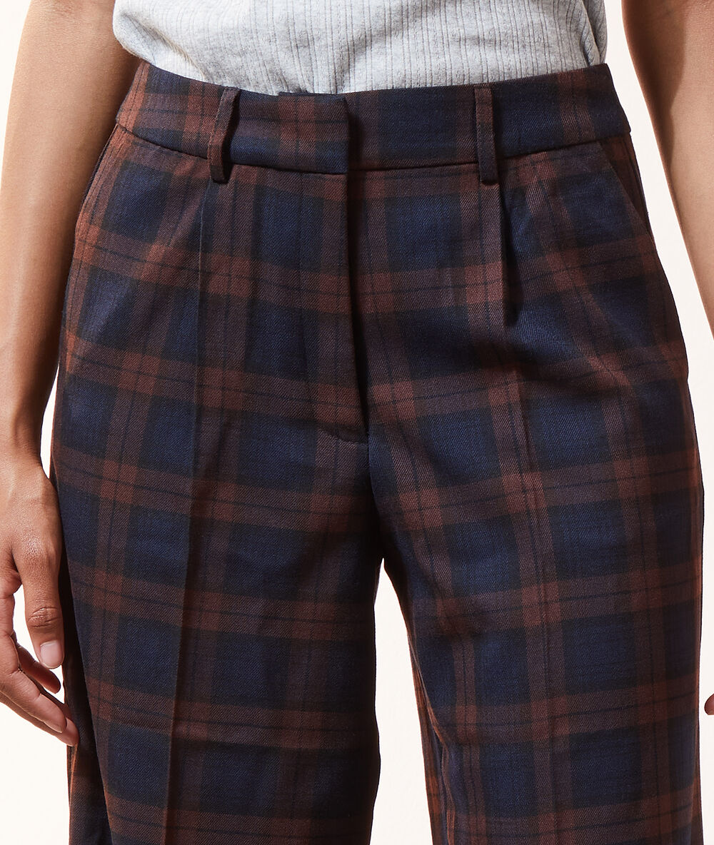 Pantalon carreaux à pinces bordeaux.