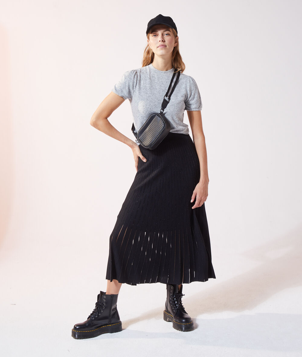 T-shirt en maille fine gris chine clair.