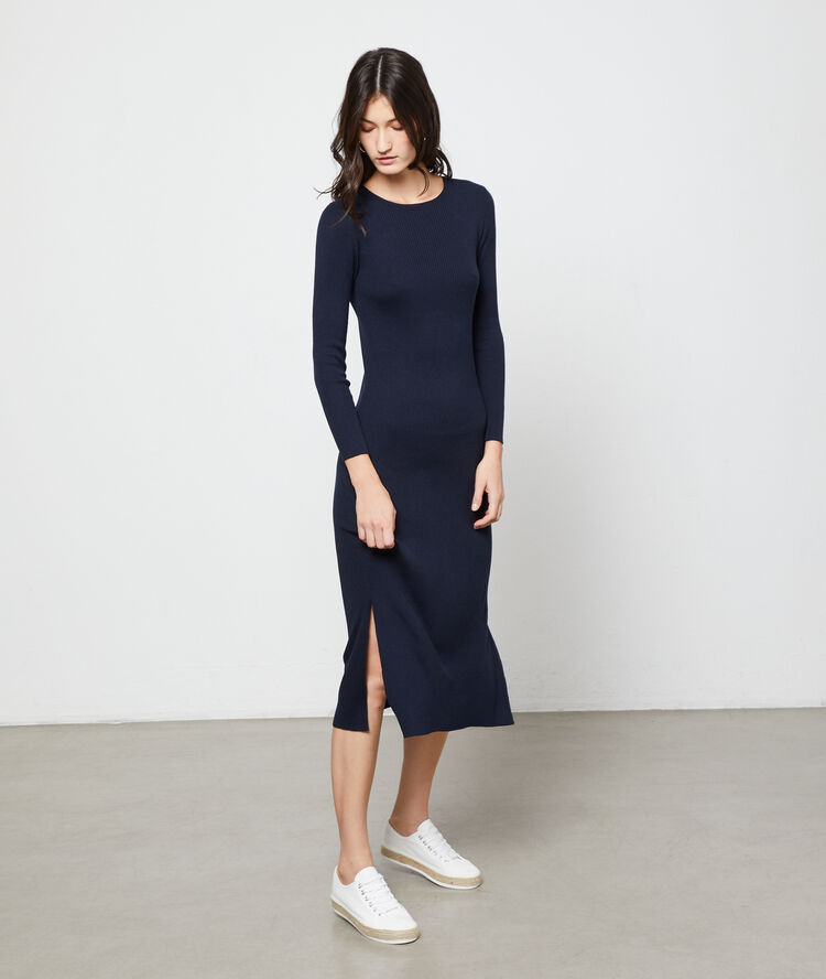 Robe pull dos ouvert marine.