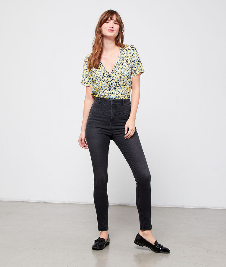 Blouse imprimé fleuri noir.