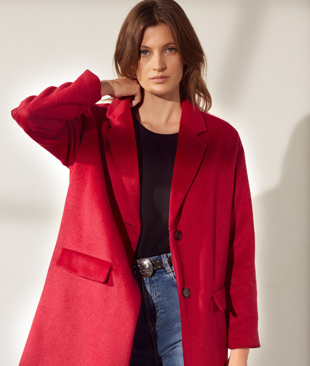 Manteau droit framboise.