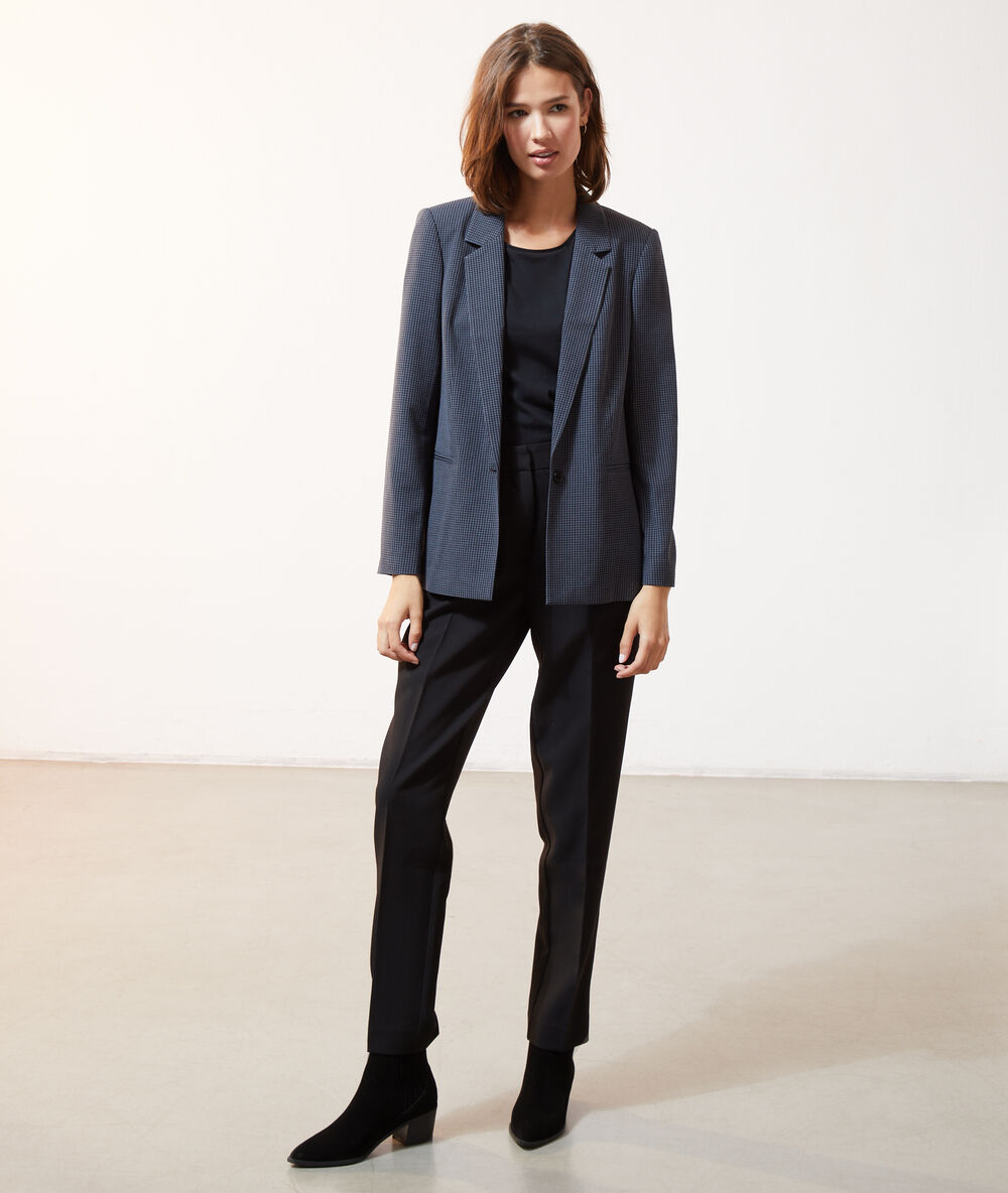 Pantalon carotte noir.
