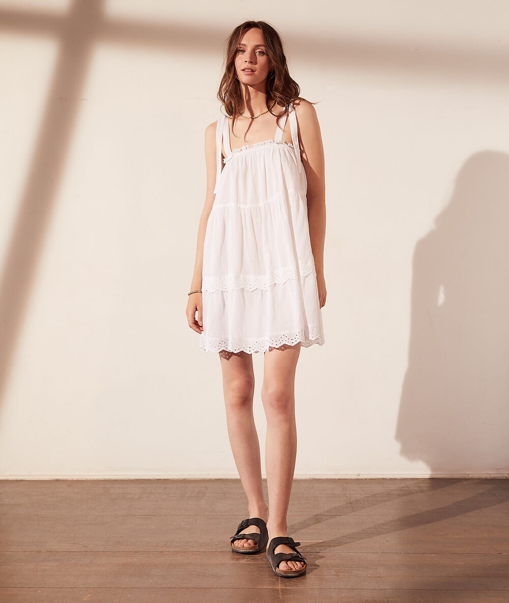 Robe broderie anglaise avec bretelles à nouer ecru.