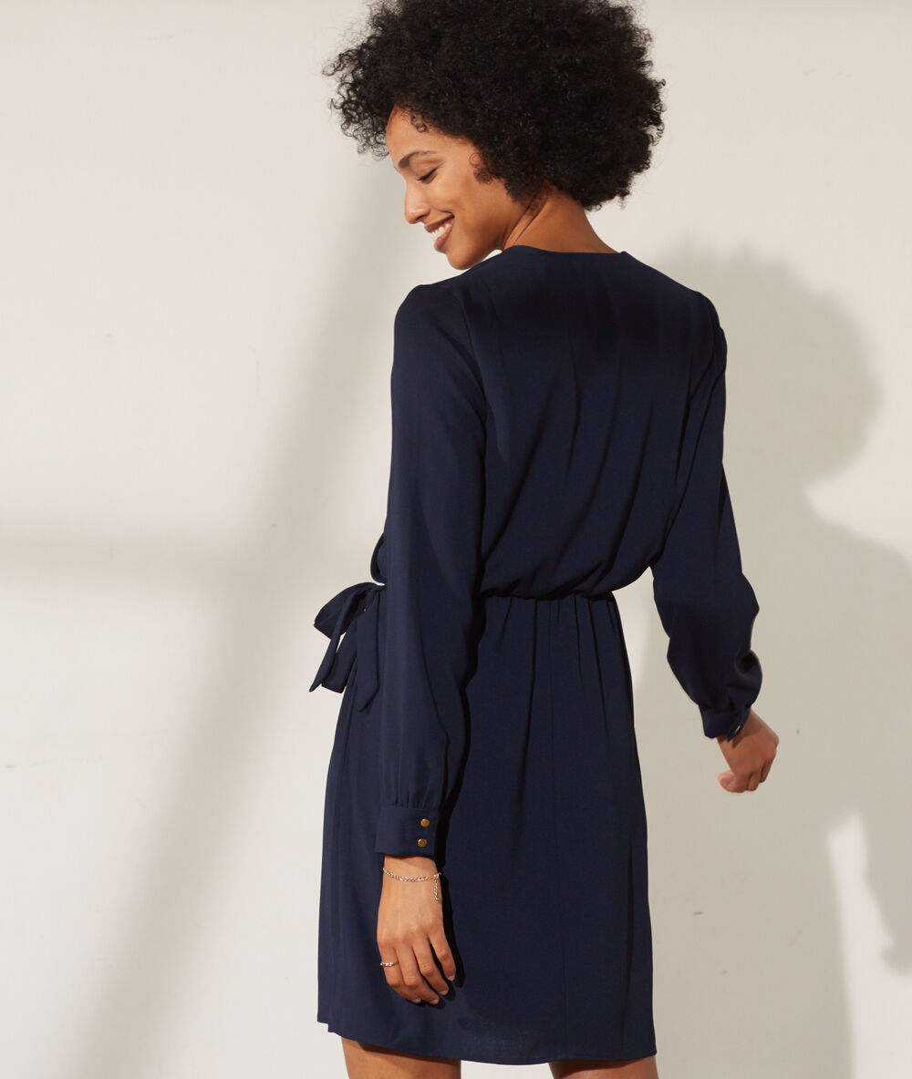 Robe courte cache-cœur marine.