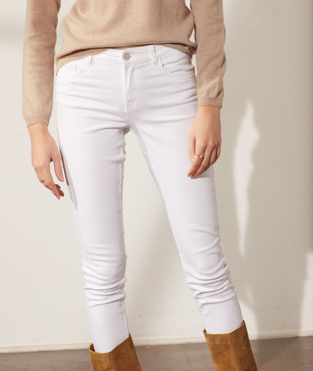 Jean skinny blanc.