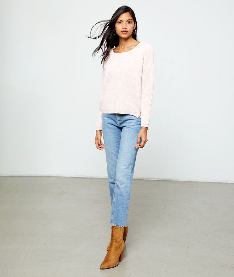 Pull en maille chenille rose pale.