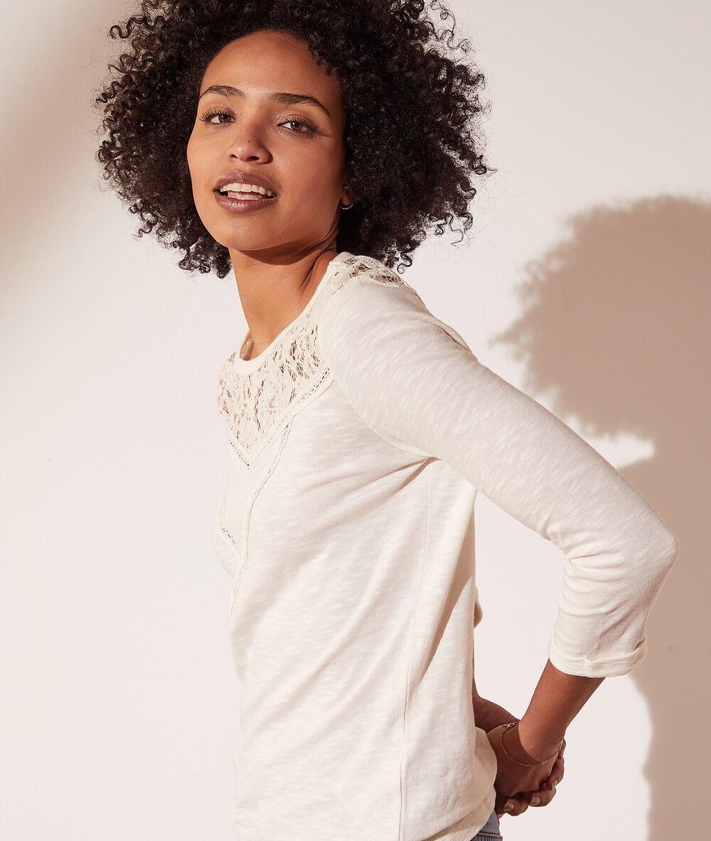 Top manches longues détails en dentelle ecru.