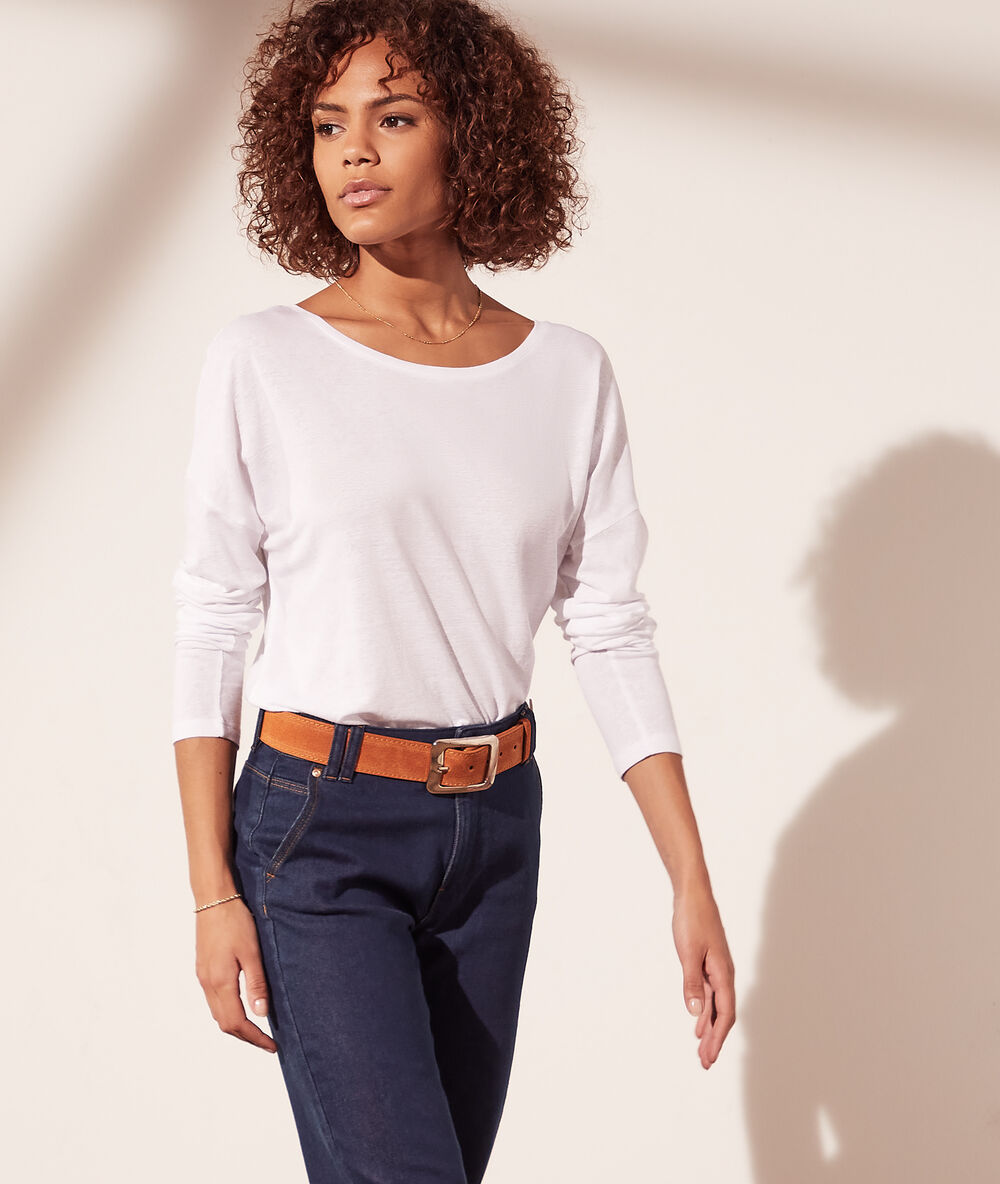 Pull avec dentelle dans le dos ecru.