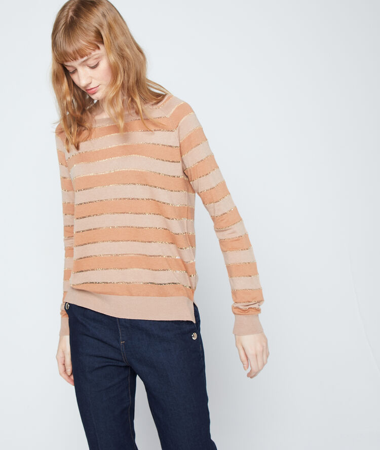 Pull à rayures et fils métallisés beige rose.
