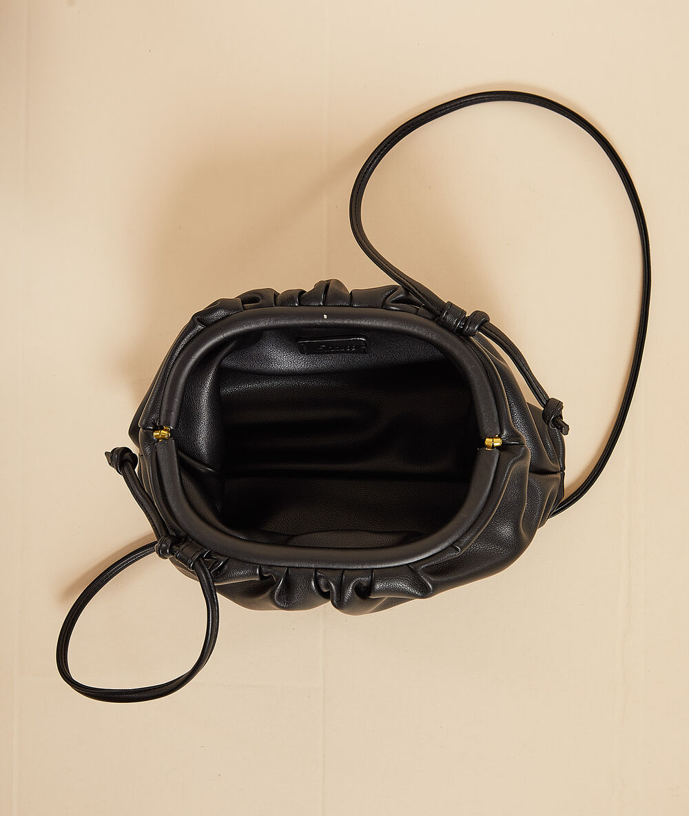 Sac bourse noir.