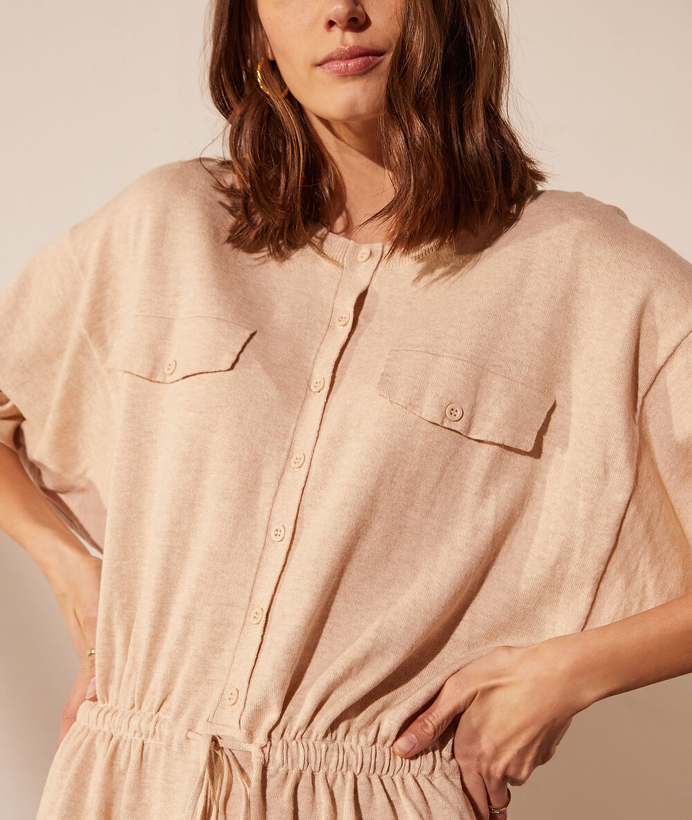 Robe en maille à nouer beige.