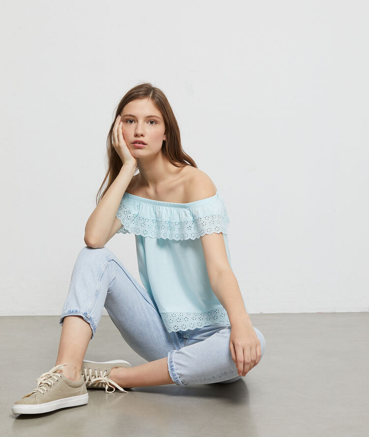 Top bustier à broderie anglaise bleu celadon.