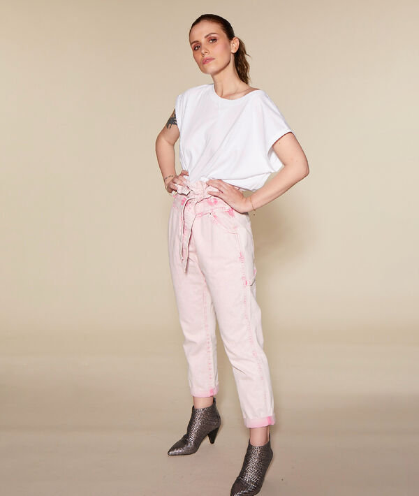 Pantalon paper bag effet délavé rose.