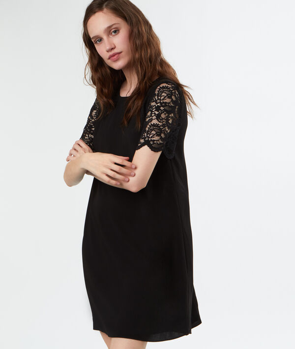 Robe manches courtes en dentelle Robe manches courtes en dentelle