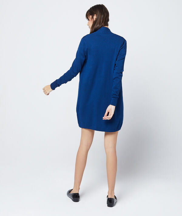Gilet long bleu d'encre.