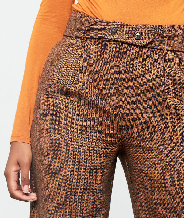 Pantalon large ceinturé chocolat.