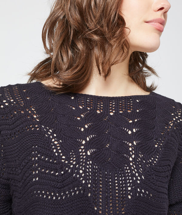 Pull en grosse maille torsadée noir.