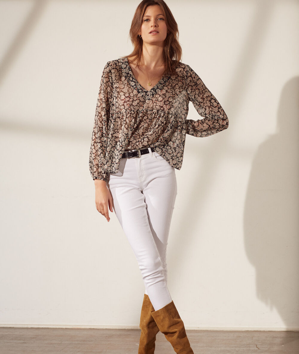 Blouse fluide imprimé fleuri noir.