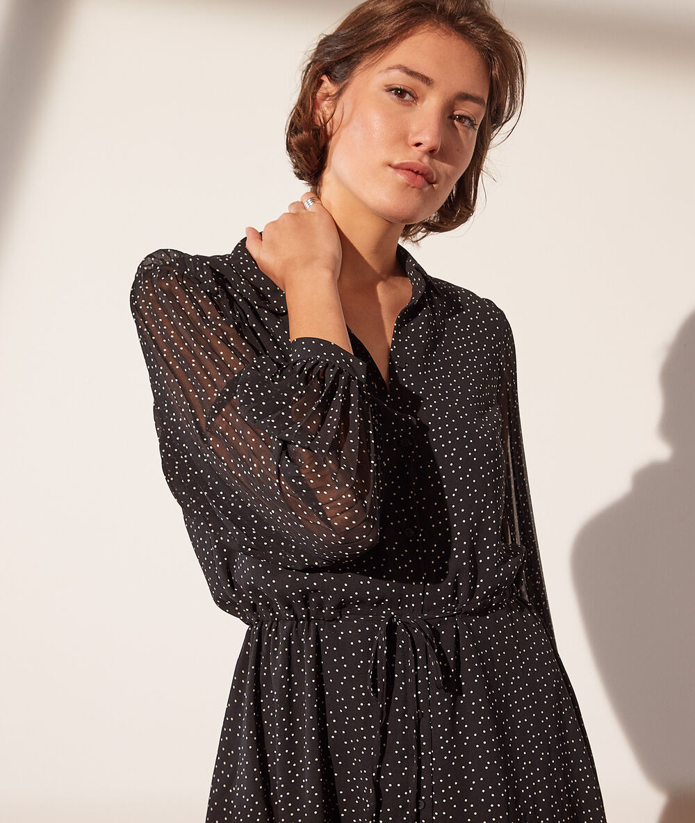 Robe chemise fluide imprimée noir.