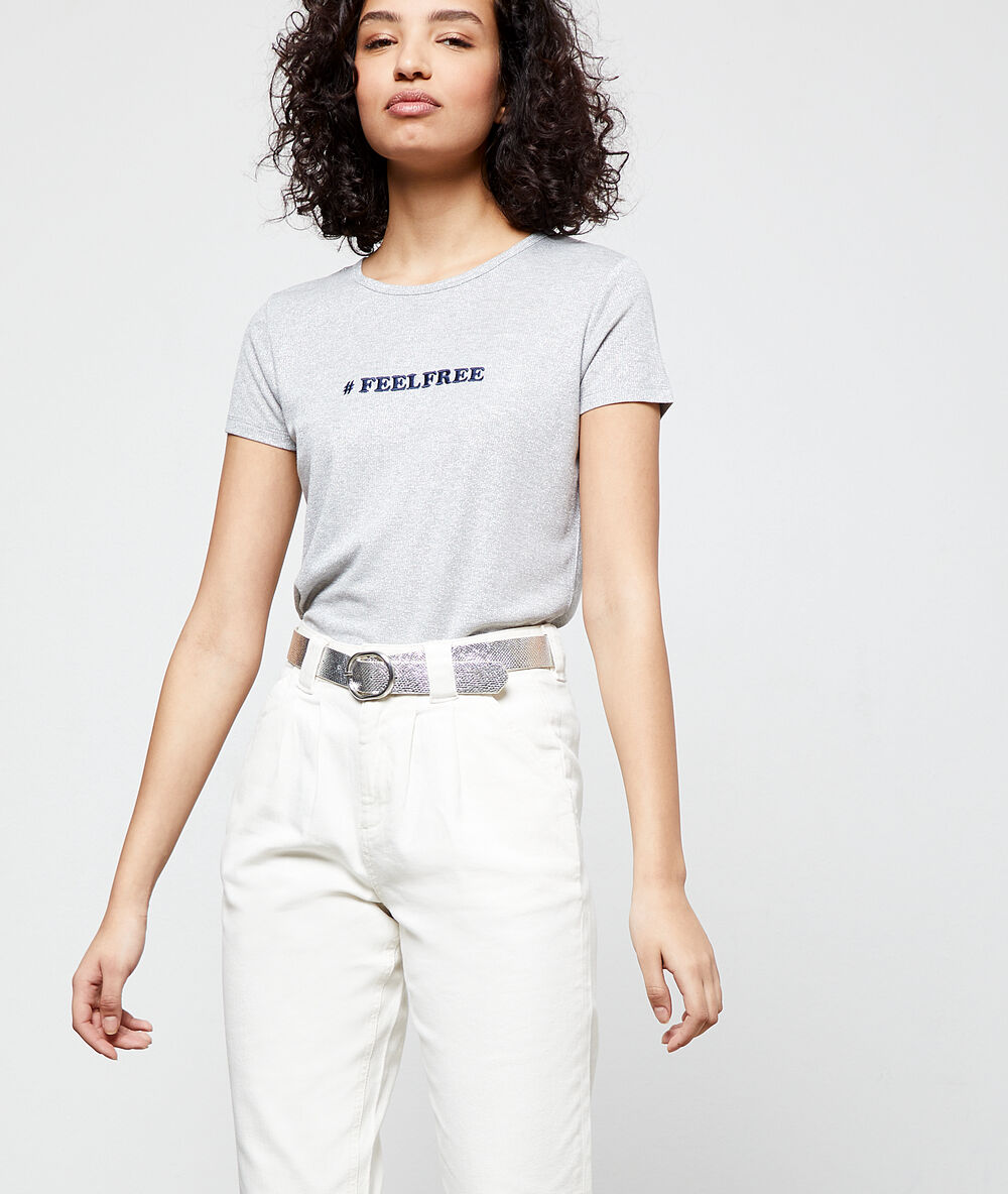 Pantalon carotte ceinturé ecru.