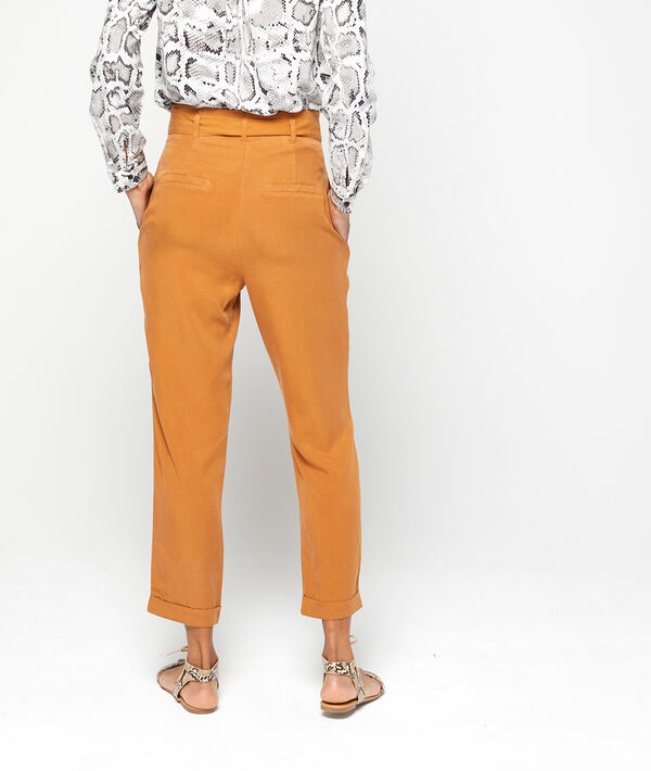 Pantalon carotte ceinturé Pantalon carotte ceinturé