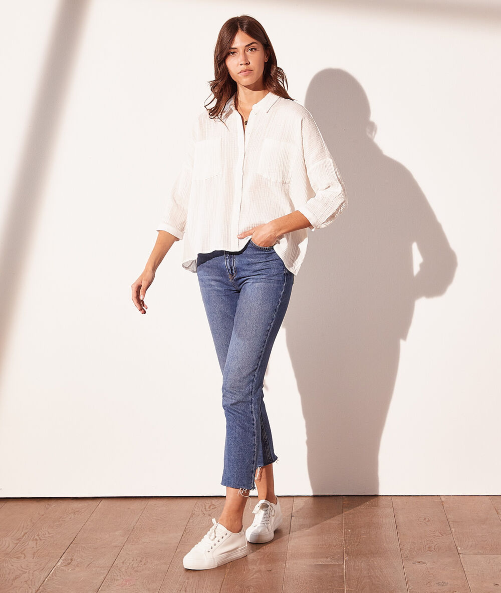 Chemisier en gaze de coton ecru.