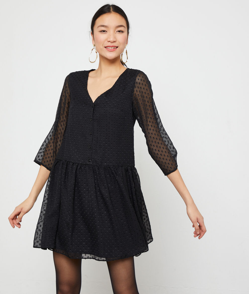 Robe en plumetis noir.