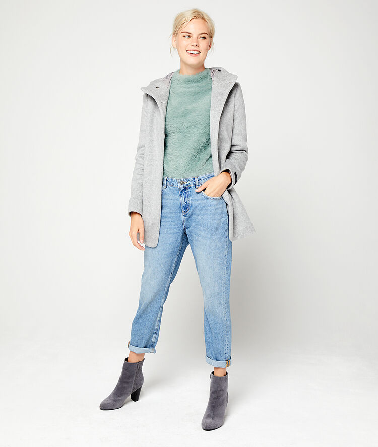 Pull col montant en maille fluffy sauge.