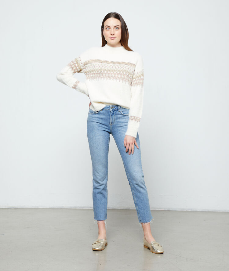 Pull jacquard en maille fluffy ecru.