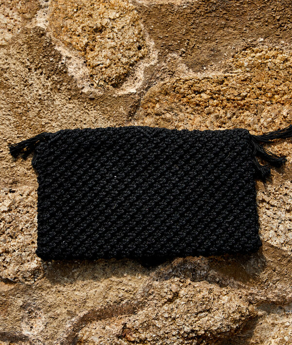 Pochette tressée avec franges Pochette tressée avec franges