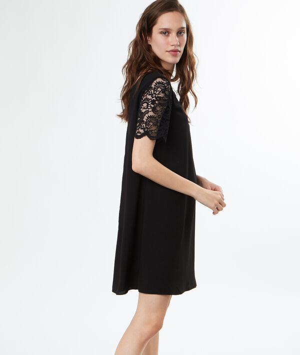 Robe manches courtes en dentelle Robe manches courtes en dentelle