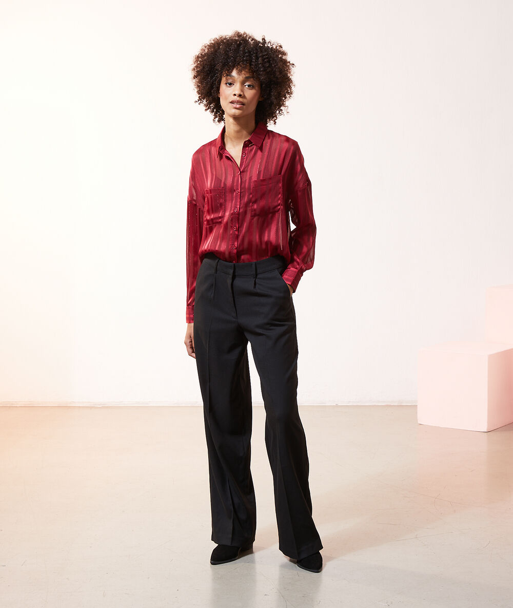 Chemise rayée à fils métallisés cerise.