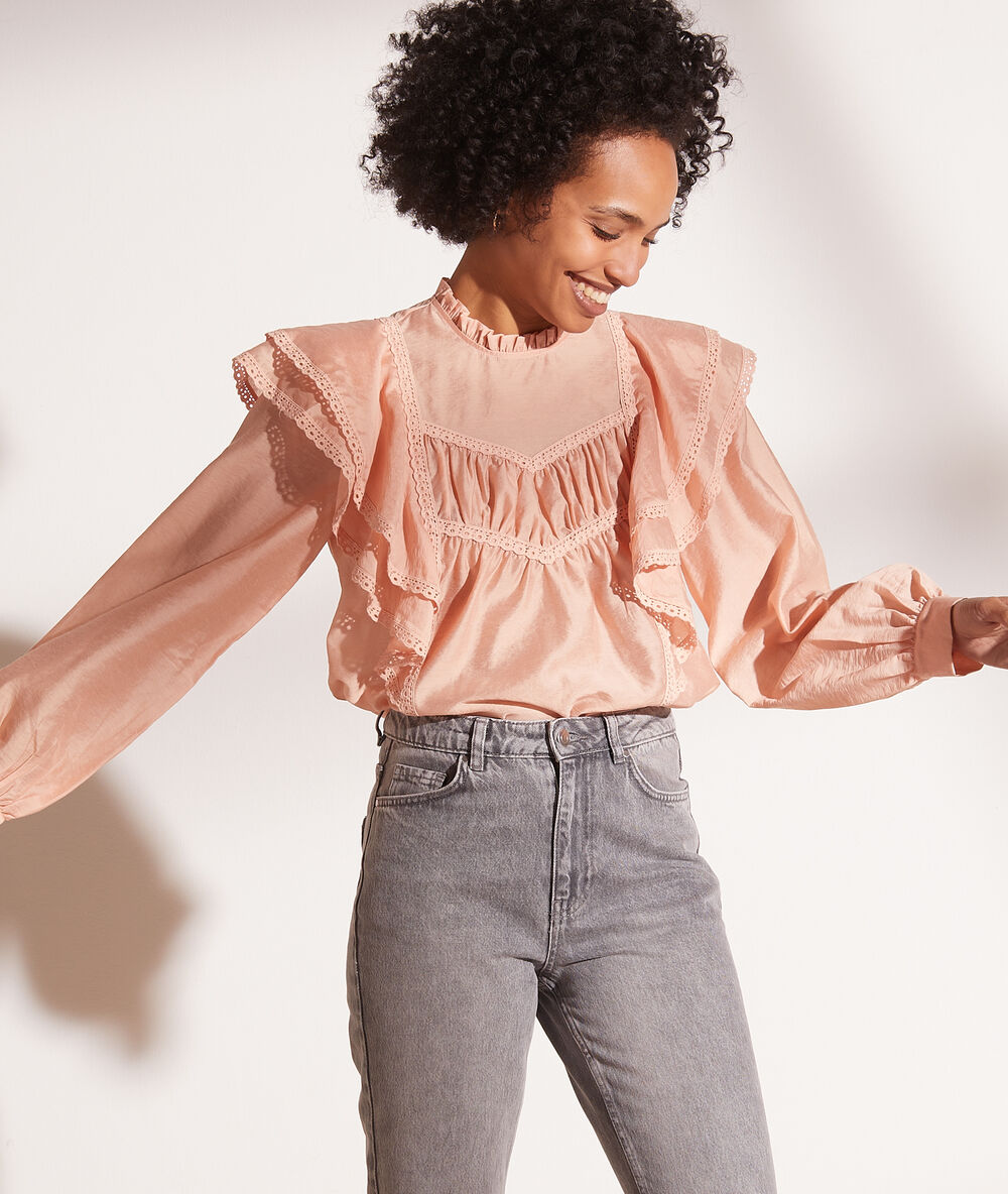 Blouse avec volants sur les manches peche.