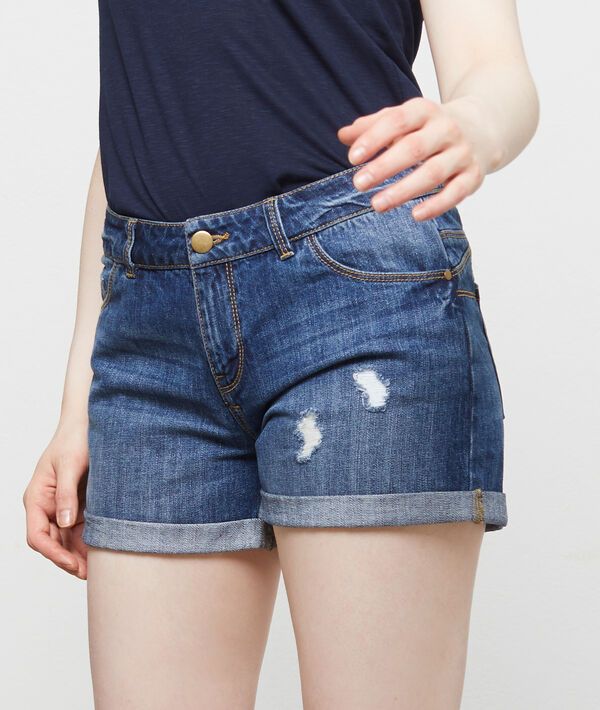 Short en jean brut.