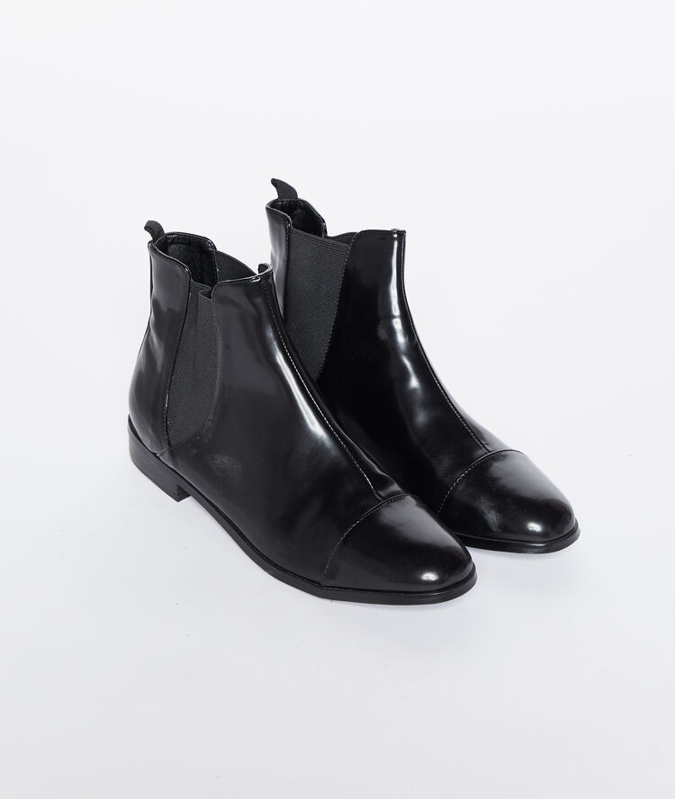 Boots plates effet vernis noir.