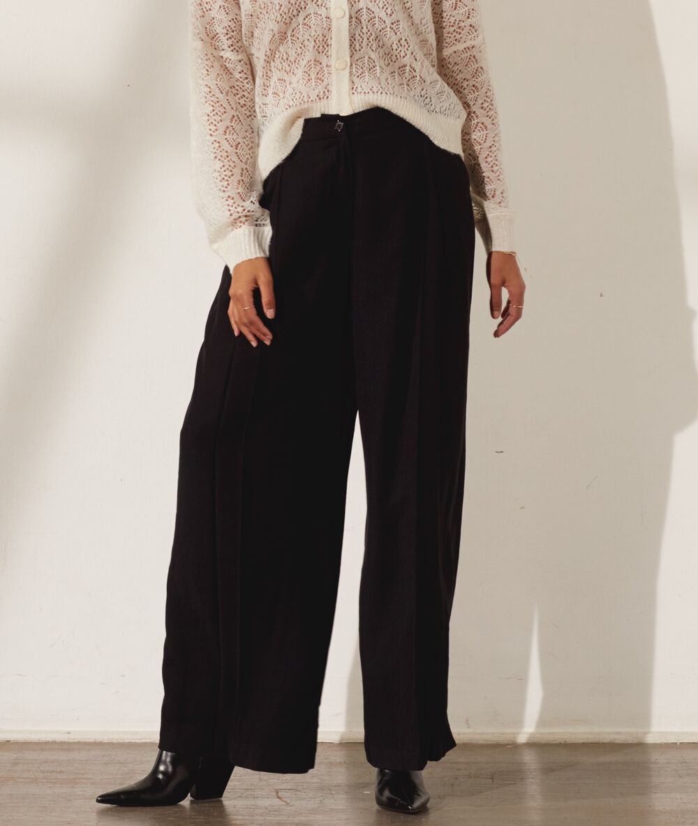 Gilet motif ajouré blanc.