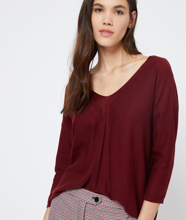 Pull dos décolleté dentelle grenat.