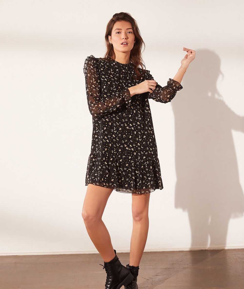Robe fluide imprimé fleuri noir.
